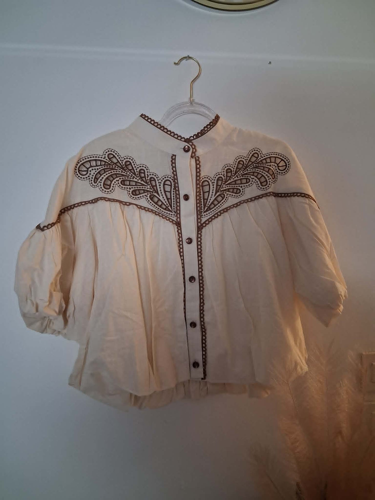 chemise toute brodée manches courtes boules